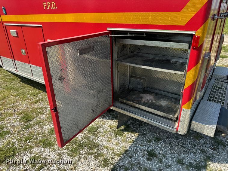 image for item OF9985 2006 Ford  E450 Super Duty ambulance