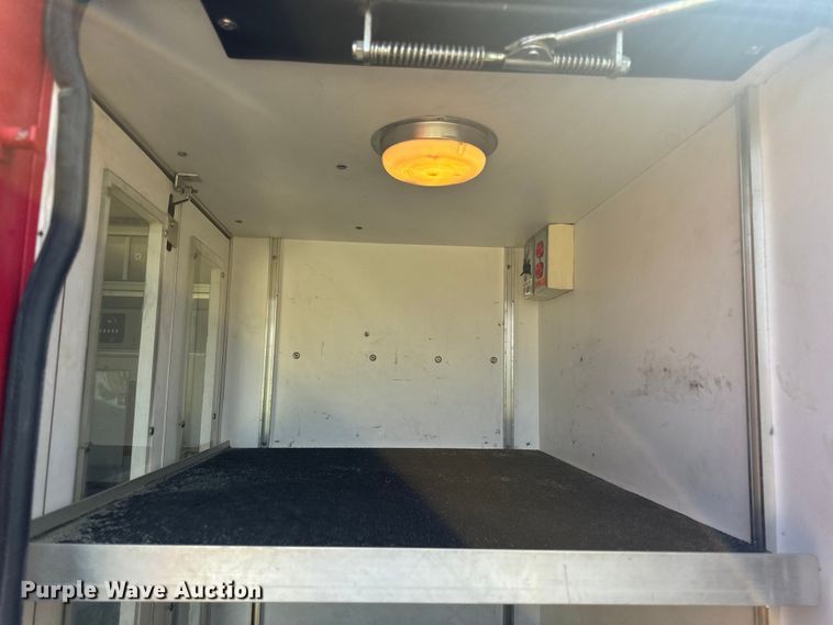 image for item OF9985 2006 Ford  E450 Super Duty ambulance