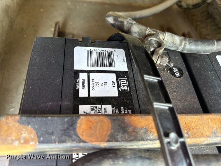 image for item OF9985 2006 Ford  E450 Super Duty ambulance