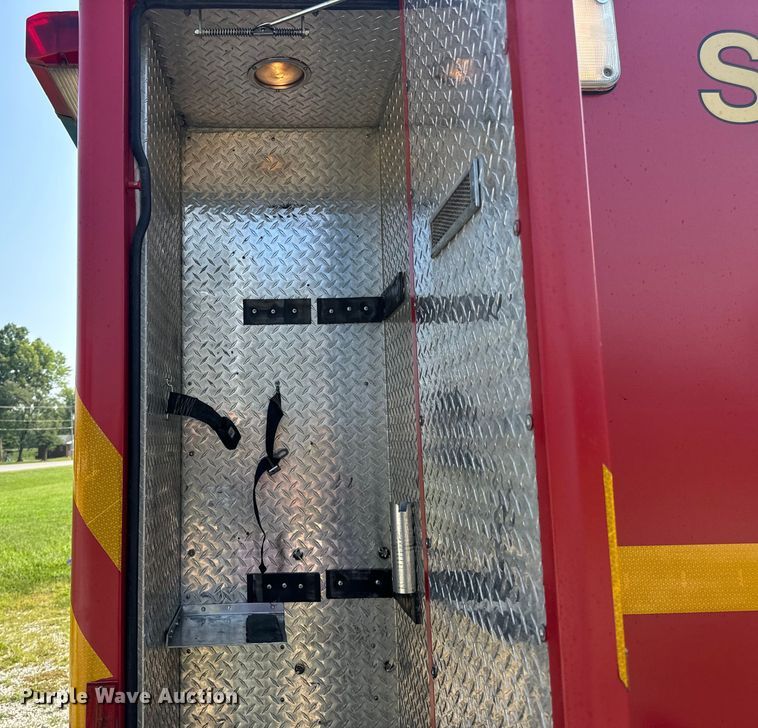 image for item OF9985 2006 Ford  E450 Super Duty ambulance