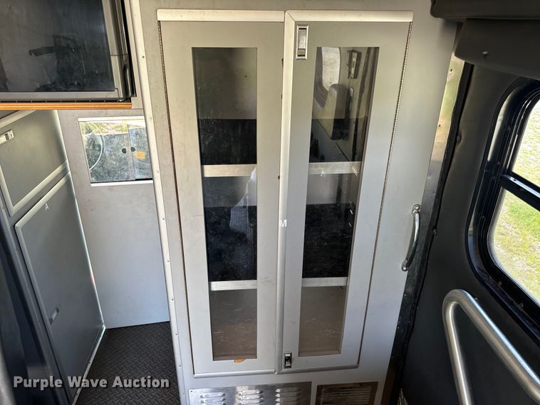 image for item OF9985 2006 Ford  E450 Super Duty ambulance