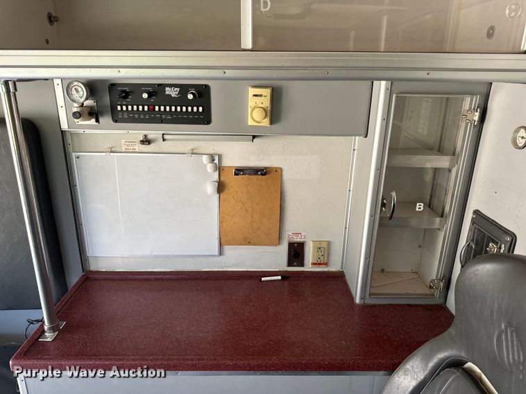 image for item OF9985 2006 Ford  E450 Super Duty ambulance