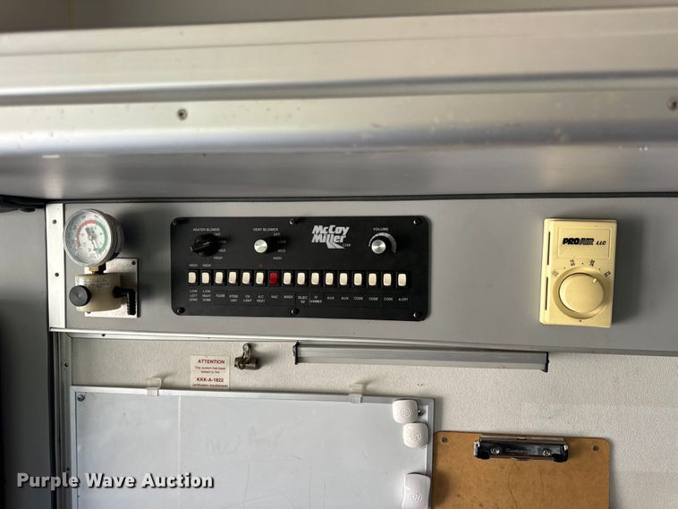 image for item OF9985 2006 Ford  E450 Super Duty ambulance