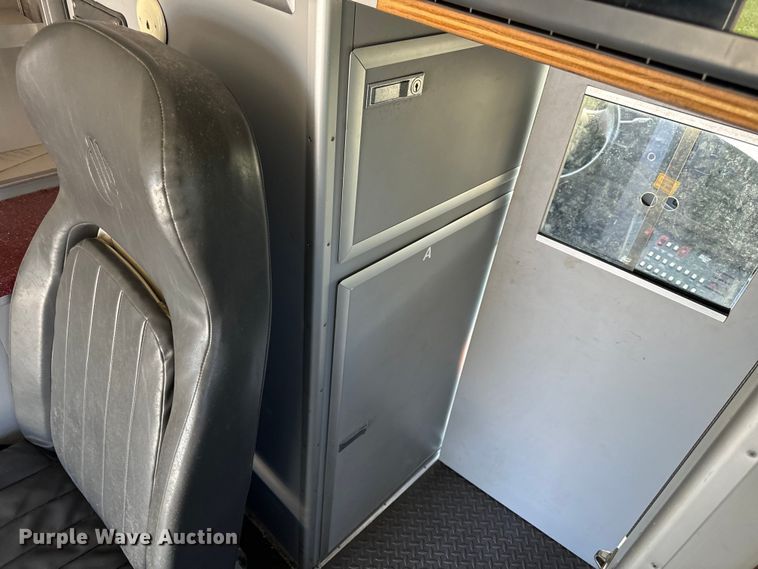 image for item OF9985 2006 Ford  E450 Super Duty ambulance