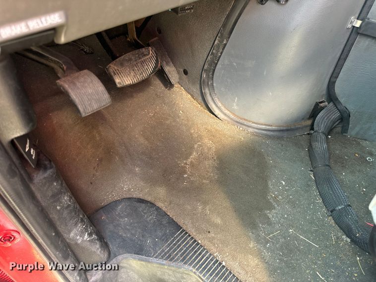 image for item OF9985 2006 Ford  E450 Super Duty ambulance