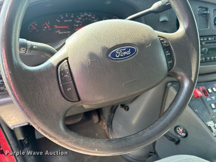 image for item OF9985 2006 Ford  E450 Super Duty ambulance