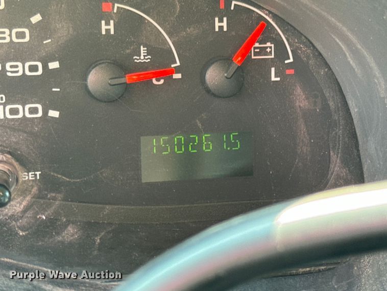 image for item OF9985 2006 Ford  E450 Super Duty ambulance