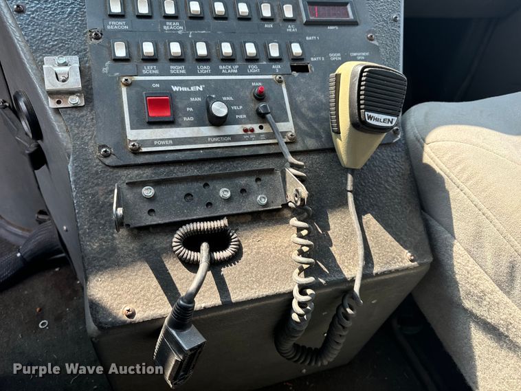 image for item OF9985 2006 Ford  E450 Super Duty ambulance