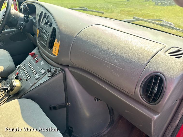 image for item OF9985 2006 Ford  E450 Super Duty ambulance