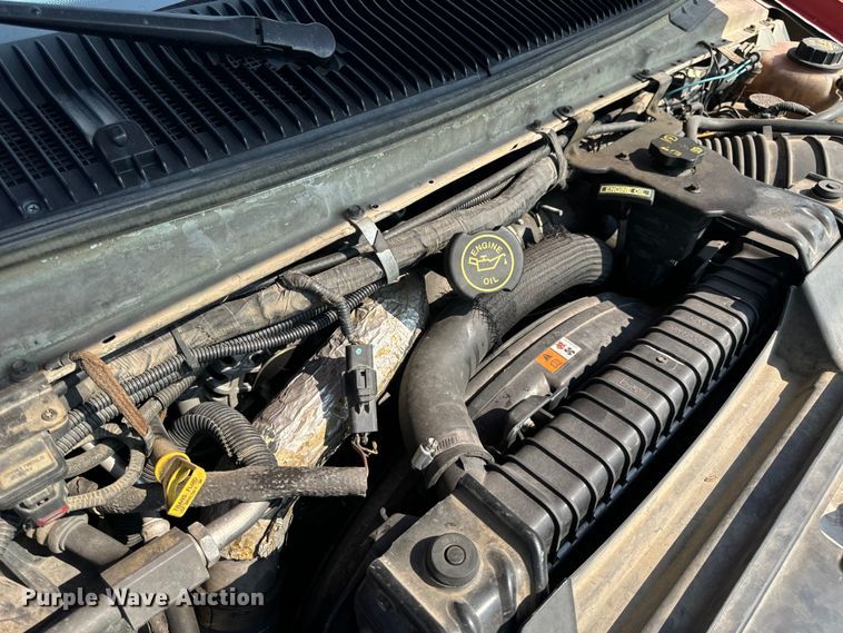 image for item OF9985 2006 Ford  E450 Super Duty ambulance