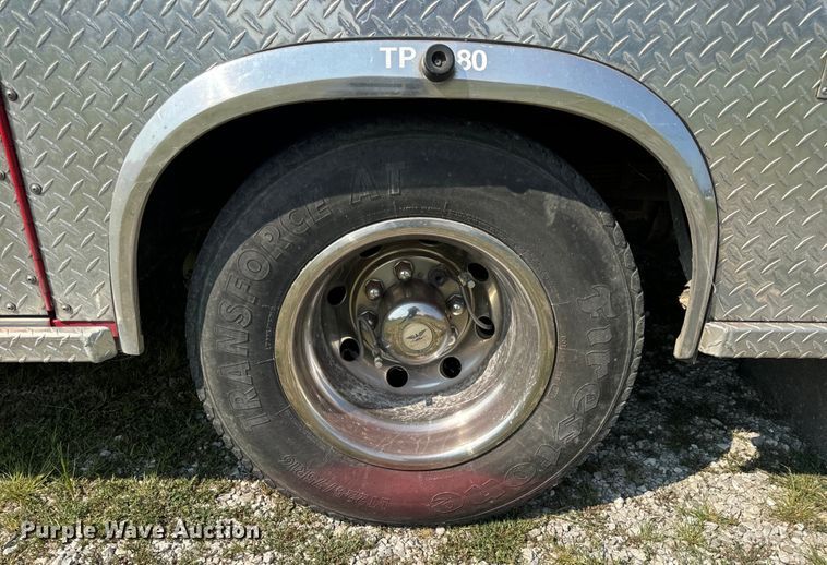 image for item OF9985 2006 Ford  E450 Super Duty ambulance