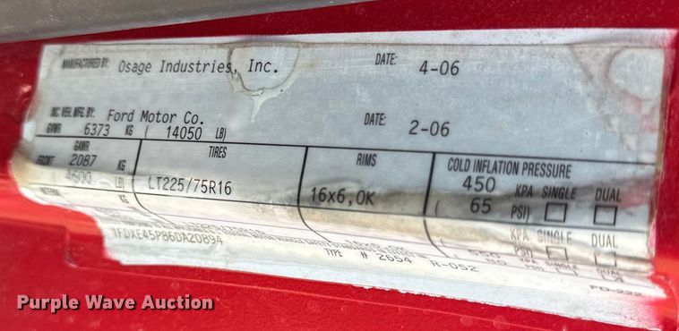 image for item OF9985 2006 Ford  E450 Super Duty ambulance