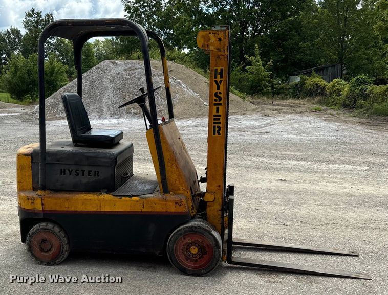 image for item OG9573 Hyster  forklift