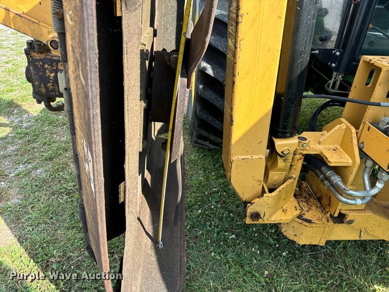 image for item OG9648 2014 John Deere  6105D tractor