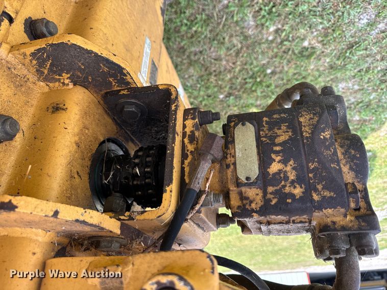 image for item OG9648 2014 John Deere  6105D tractor