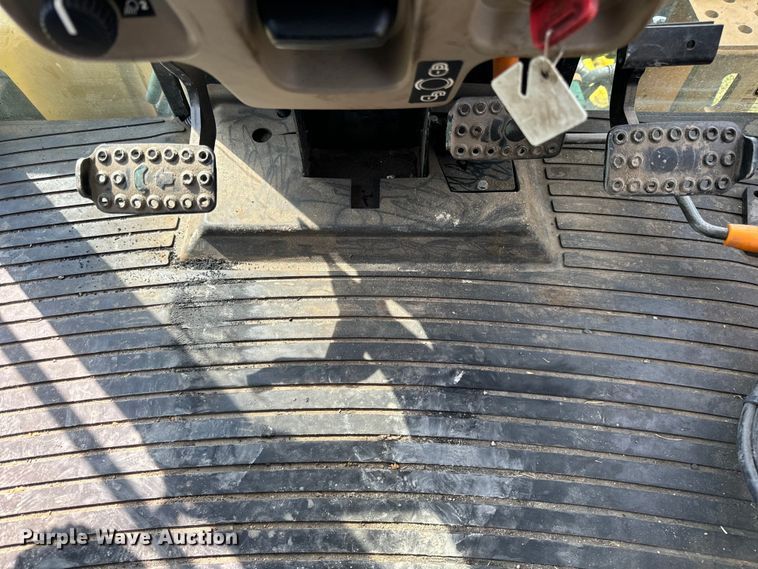 image for item OG9648 2014 John Deere  6105D tractor