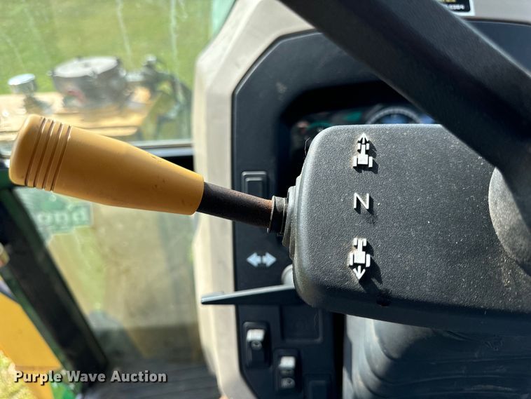 image for item OG9648 2014 John Deere  6105D tractor