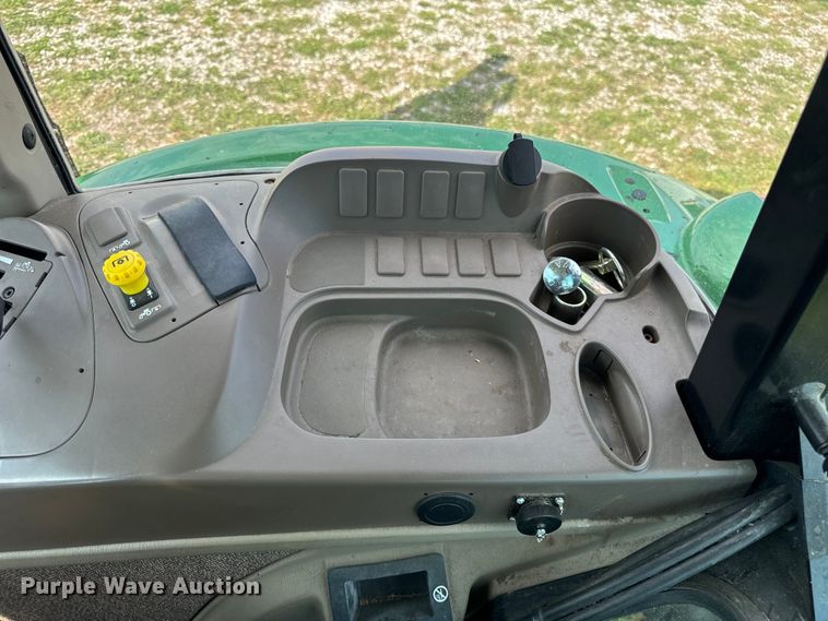 image for item OG9648 2014 John Deere  6105D tractor