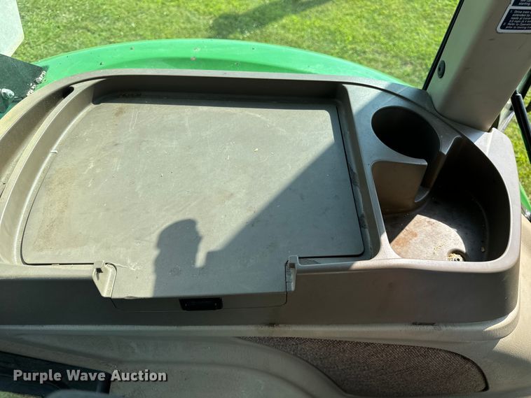 image for item OG9648 2014 John Deere  6105D tractor