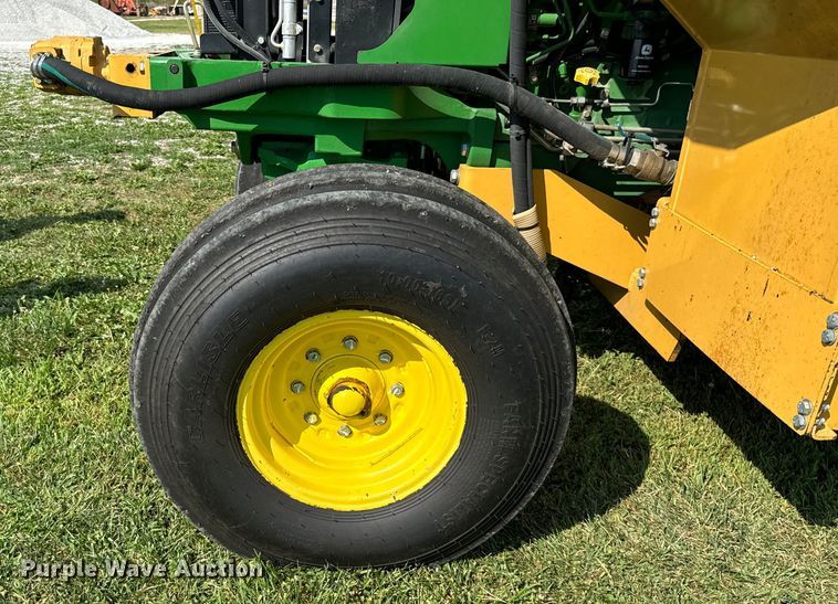 image for item OG9648 2014 John Deere  6105D tractor