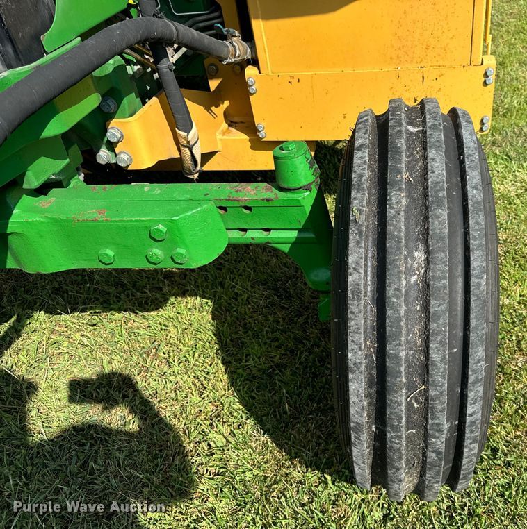 image for item OG9648 2014 John Deere  6105D tractor