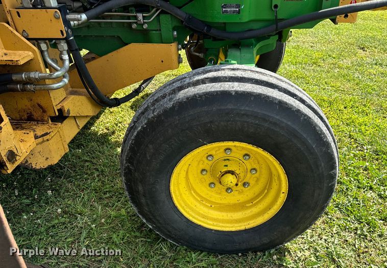 image for item OG9648 2014 John Deere  6105D tractor