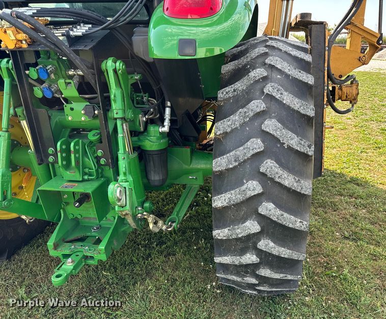 image for item OG9648 2014 John Deere  6105D tractor
