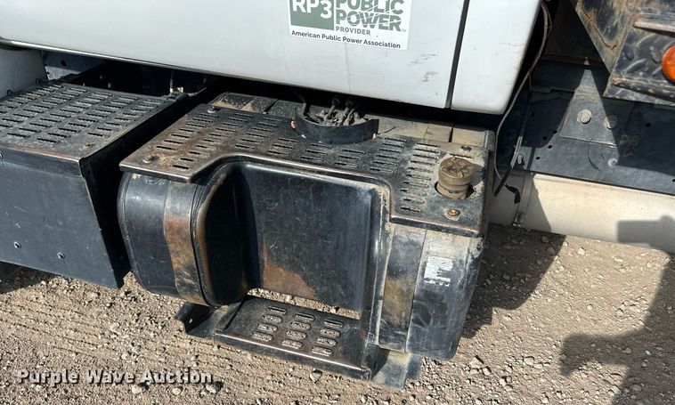 image for item OM9648 2000 GMC C6500 dump flatbed truck