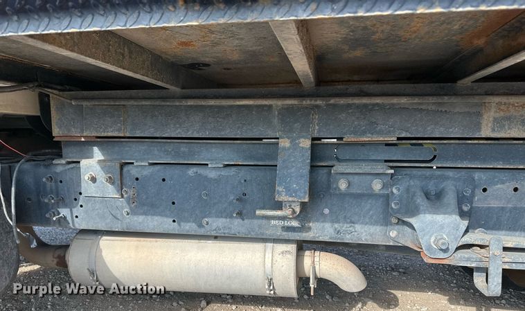 image for item OM9648 2000 GMC C6500 dump flatbed truck