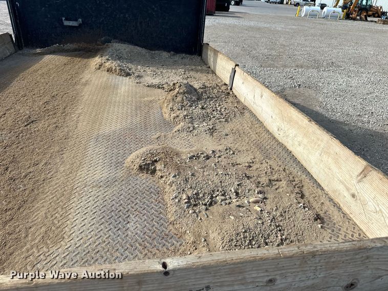 image for item OM9648 2000 GMC C6500 dump flatbed truck