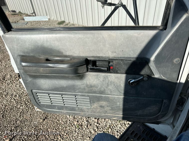 image for item OM9648 2000 GMC C6500 dump flatbed truck