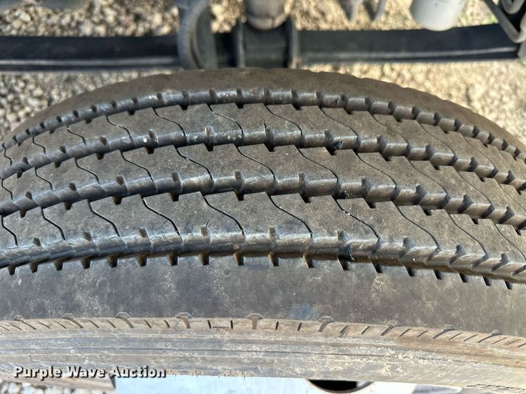 image for item OM9648 2000 GMC C6500 dump flatbed truck