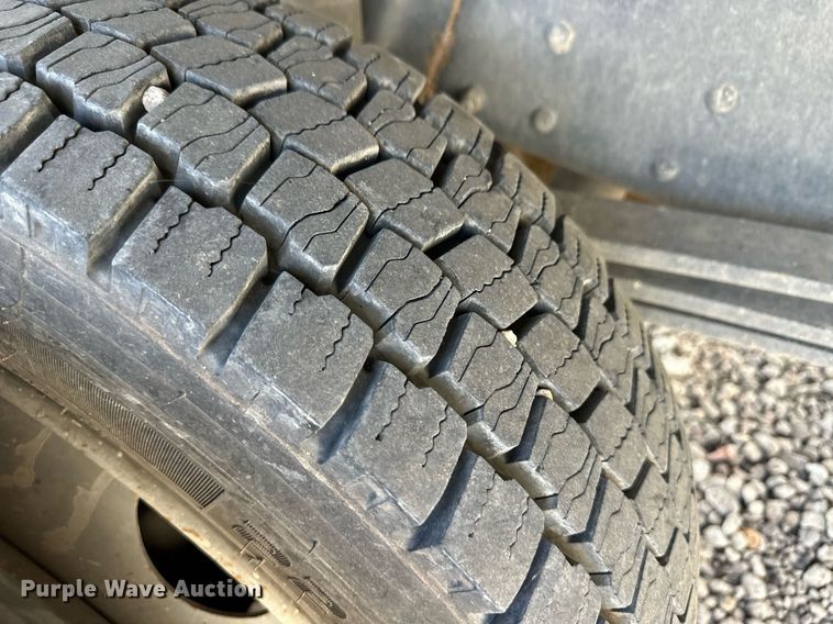 image for item OM9648 2000 GMC C6500 dump flatbed truck