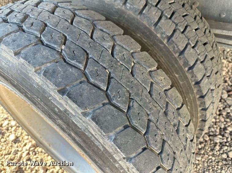 image for item OM9648 2000 GMC C6500 dump flatbed truck