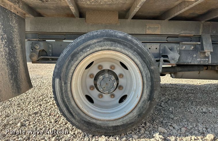 image for item OM9648 2000 GMC C6500 dump flatbed truck