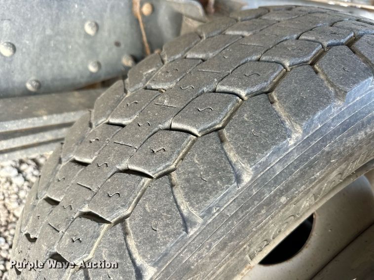 image for item OM9648 2000 GMC C6500 dump flatbed truck