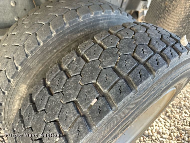 image for item OM9648 2000 GMC C6500 dump flatbed truck