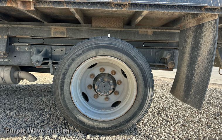 image for item OM9648 2000 GMC C6500 dump flatbed truck
