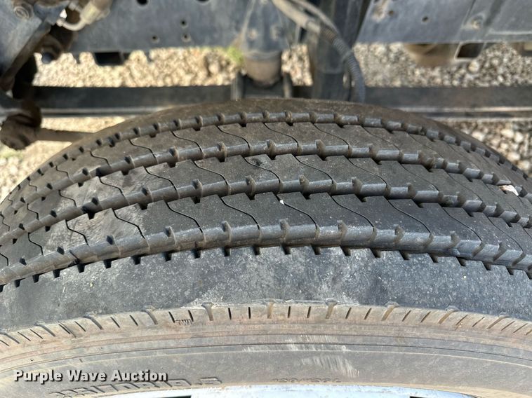 image for item OM9648 2000 GMC C6500 dump flatbed truck