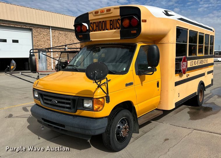 image for item OM9650 2006 Ford F450 Super Duty school bus