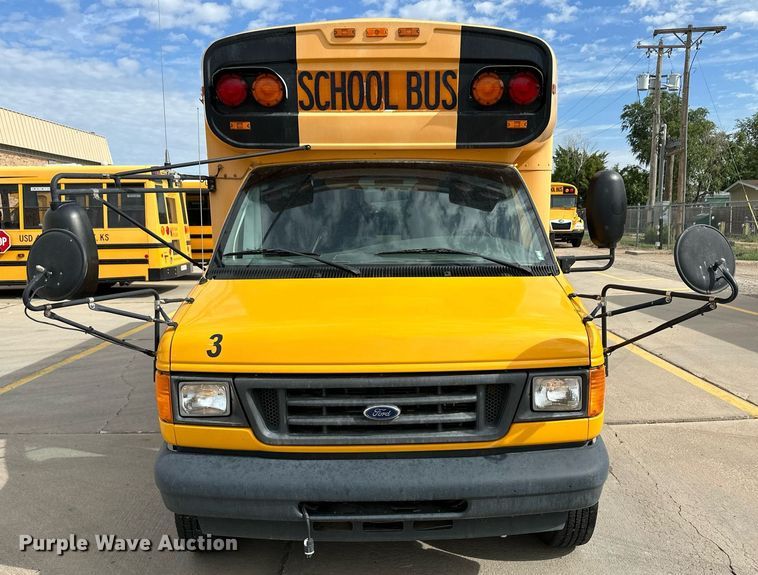 image for item OM9650 2006 Ford F450 Super Duty school bus