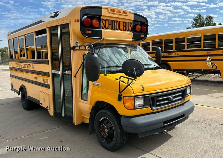 image for item OM9650 2006 Ford F450 Super Duty school bus