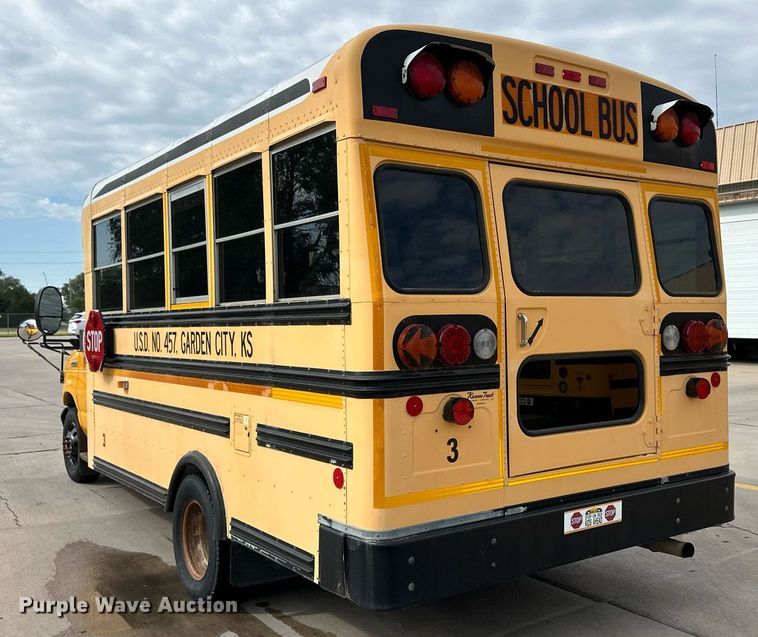 image for item OM9650 2006 Ford F450 Super Duty school bus