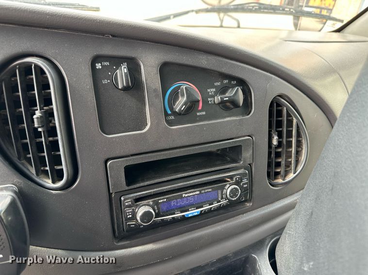 image for item OM9650 2006 Ford F450 Super Duty school bus