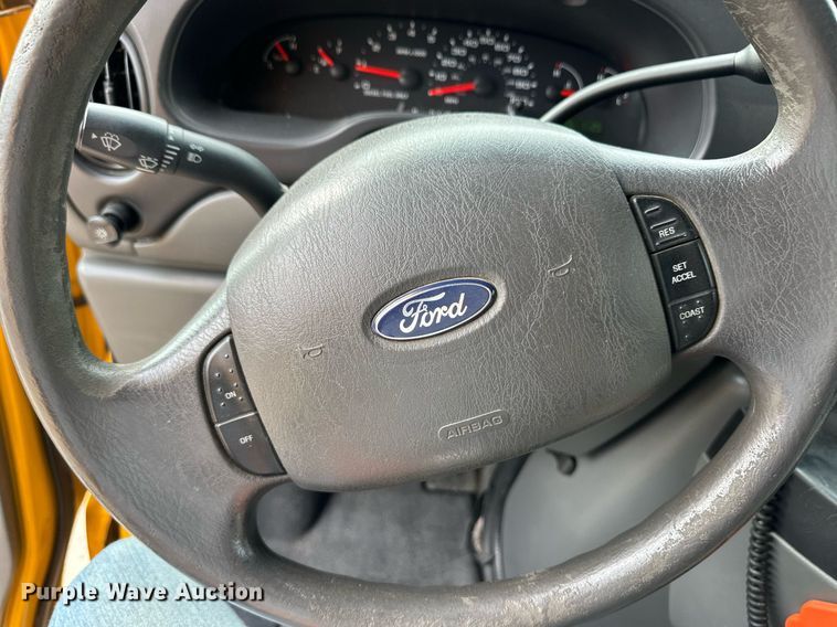 image for item OM9650 2006 Ford F450 Super Duty school bus