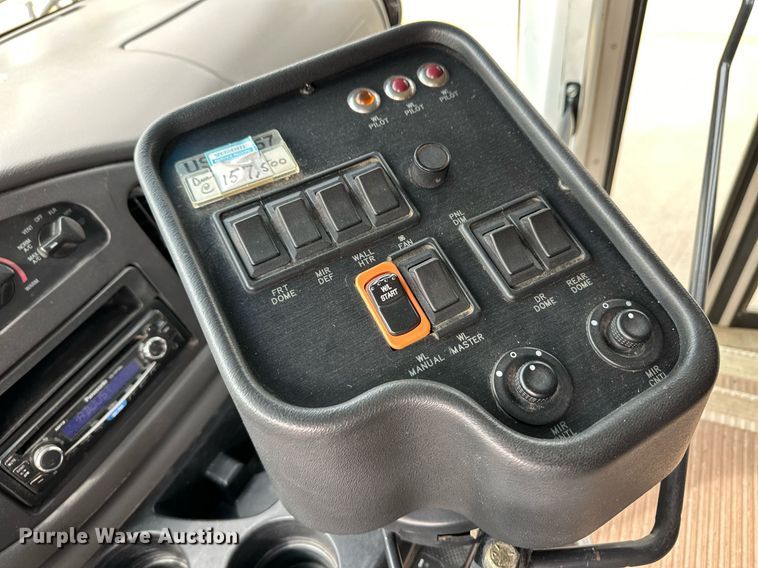 image for item OM9650 2006 Ford F450 Super Duty school bus