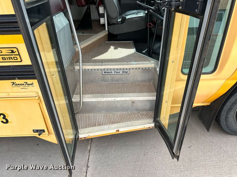 image for item OM9650 2006 Ford F450 Super Duty school bus