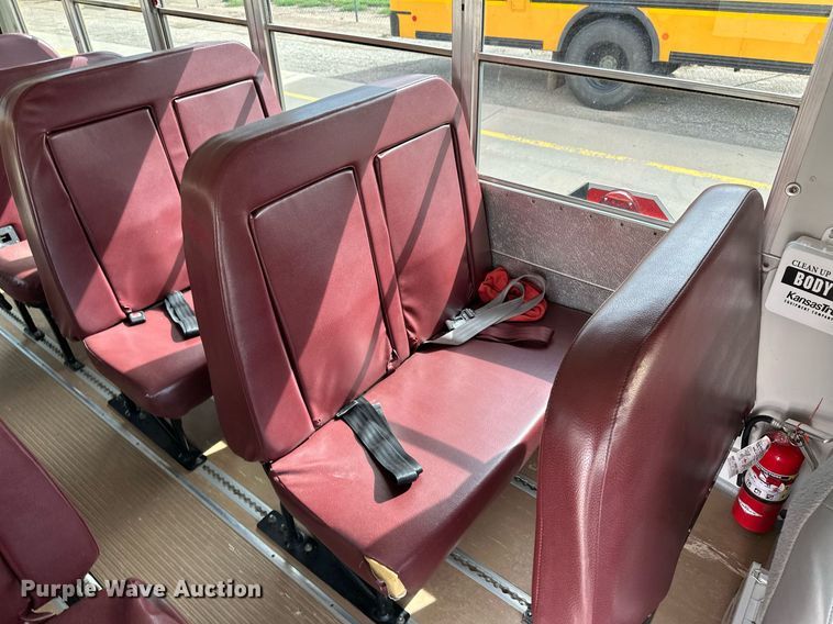 image for item OM9650 2006 Ford F450 Super Duty school bus