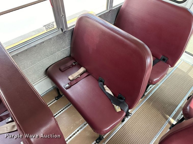 image for item OM9650 2006 Ford F450 Super Duty school bus