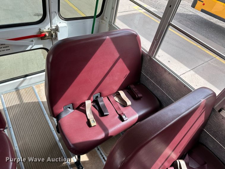 image for item OM9650 2006 Ford F450 Super Duty school bus